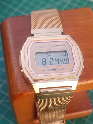Reloj Casio A1000 Oro Rosa Digital