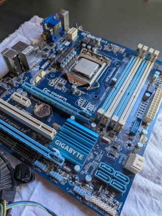 Placa Base Gigabyte + procesador Intel