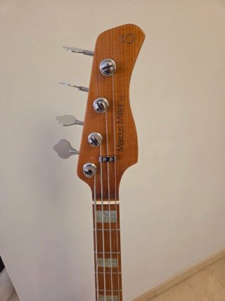 Sire P5 Bajo Eléctrico 4 Cuerdas Rojo