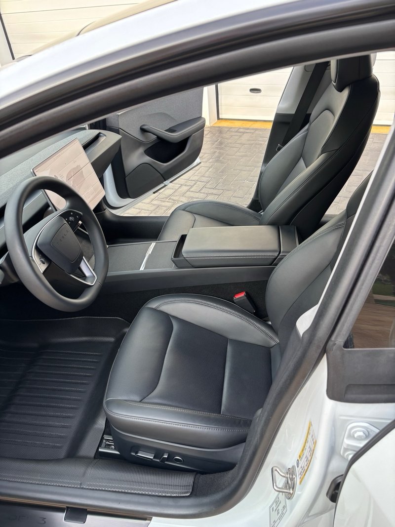 Tesla Model 3 2024, foto 5