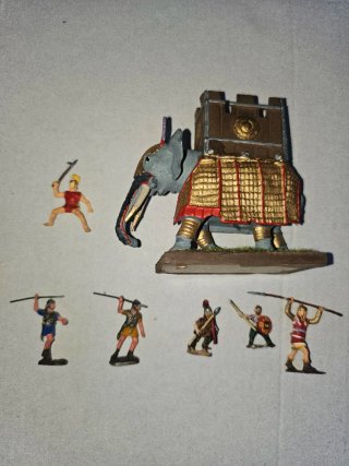 1 Elefante de combate y 6 figuras de 2cm plomo
