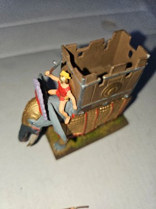 1 Elefante de combate y 6 figuras de 2cm plomo