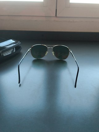 Gafas de sol aviador doradas y verdes