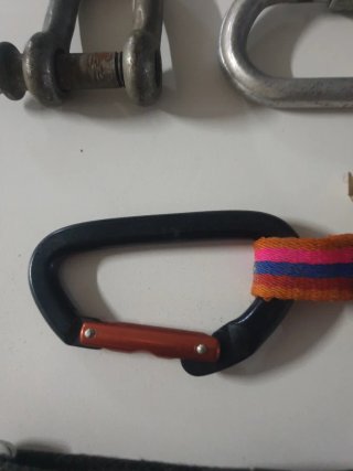 Mosquetones de escalada varios colores