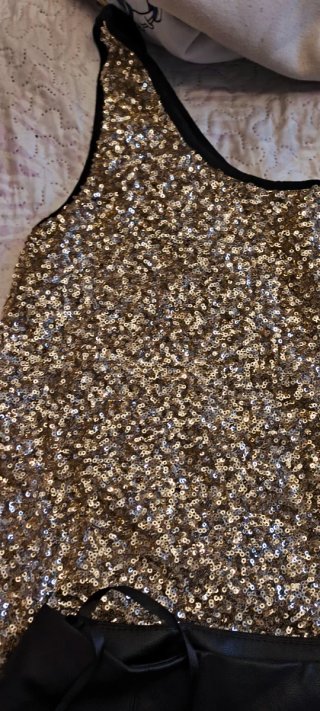 Conjunto fiesta lentejuelas doradas y falda negra