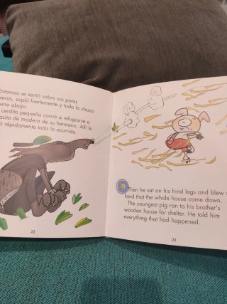 Los tres cerditos, español e inglés