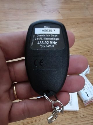 6 Controles LiftMaster para portão