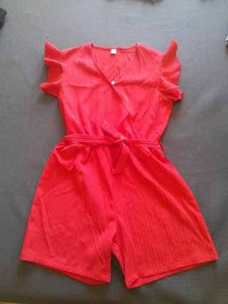 Mono corto rojo