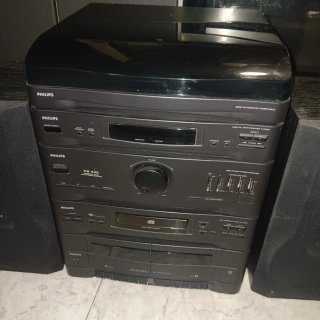 CADENA DE MÚSICA CON TOCADISCOS PHILIPS