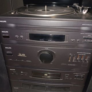 CADENA DE MÚSICA CON TOCADISCOS PHILIPS