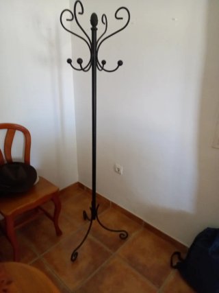 Perchero de árbol metálico negro