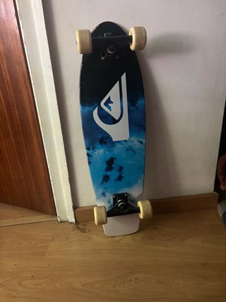 Longboard Quiksilver azul y negro