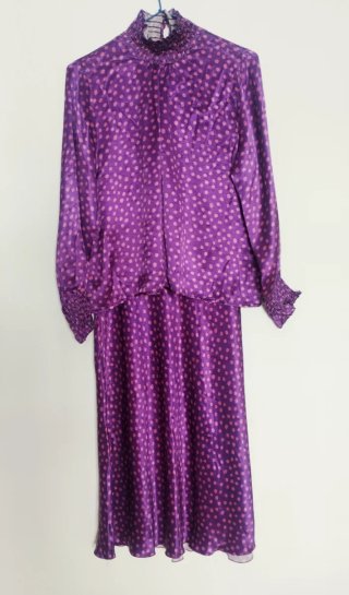 Conjunto satinado falda y blusa