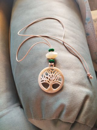 Colgante árbol de la vida con cuentas