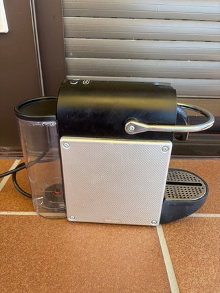 Cafetera Nespresso De Longi Pixie para piezas