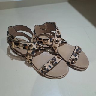 Sandalias Carmela Talla 39 Animal Print