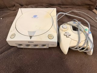Consola Sega Dreamcast Blanca + Mando