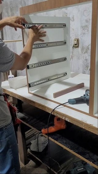 MONTAJE DE MUEBLES