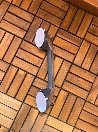 Asa de seguridad para baño plateada