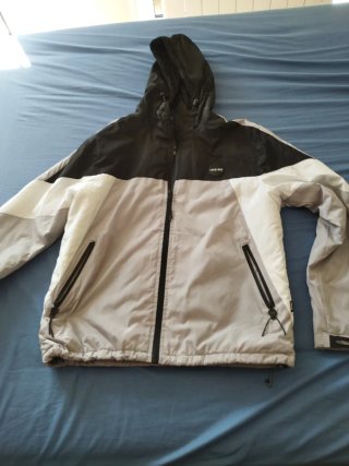 Chaqueta Inside Negra, Gris y Blanca