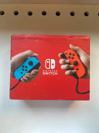 Nintendo Switch + accesorios (caja, mandos..)
