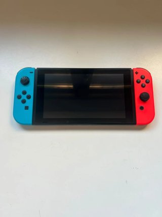 Nintendo Switch + accesorios (caja, mandos..)