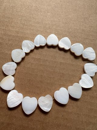 Pulsera Corazones Nácar.