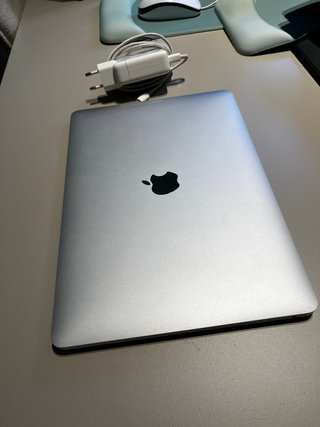 MacBook Pro 13” 2019 8GB RAM Plata