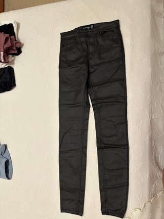 Pantalones efecto piel negros Talla M