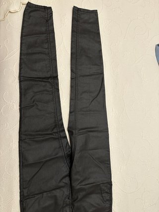 Pantalones efecto piel negros Talla M