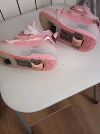 Zapatillas rosas con ruedas Talla 28