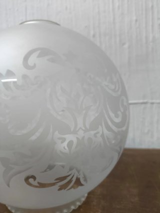 Globos antiguos de cristal decorados