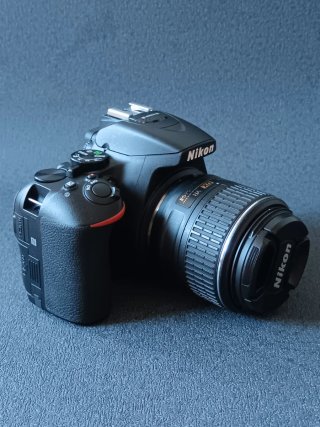 Cámara Nikon D5600 con menos de 3mil disparos!!!
