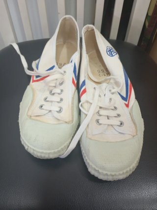 Zapatillas deportivas blancas talla 41