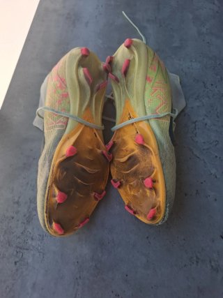 Zapatillas de fútbol Nike verdes y amarillas