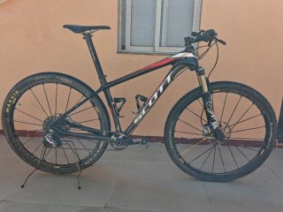 Bicicleta muy ligera montada en XTR y SRAM XX1