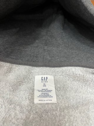 Sudadera Gap Kids con lentejuelas multicolor