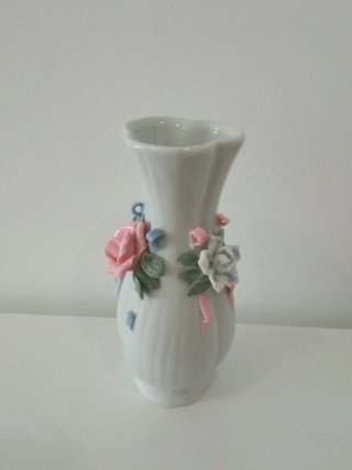 Jarrones y figuras