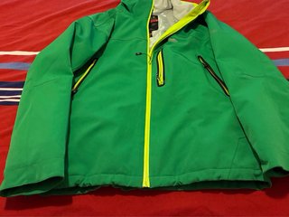 Chaqueta de nieve Trespass verde y amarilla