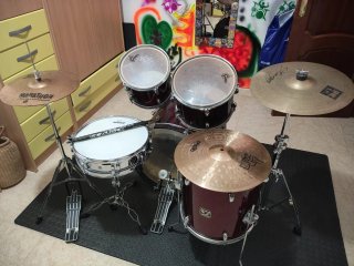 Batería Acústica Completa Gretsch Roja