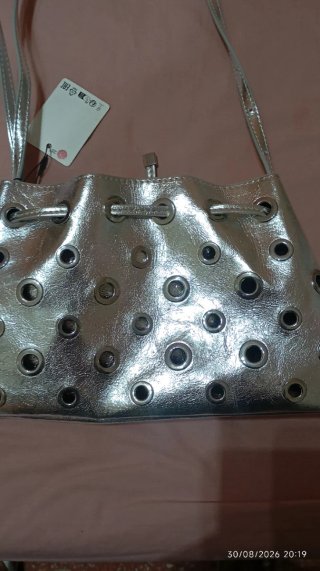 Borsetta Zara argento con occhielli