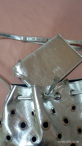 Borsetta Zara argento con occhielli
