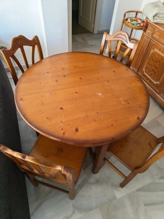 Conjunto mesa redonda y 4 sillas madera