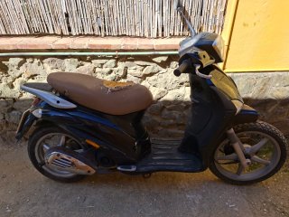 Piaggio Liberty Negra y Marrón