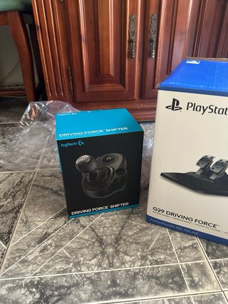 Volante Logitech G29 con Pedales y Palanca