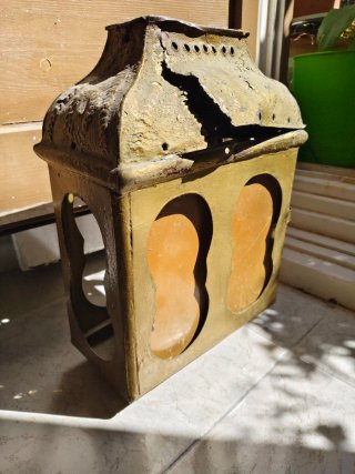 Aplique de pared para vela dorado