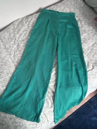 Pantalón fluido Zara verde