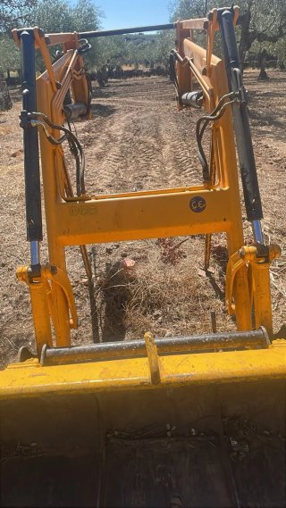 Pala Tractor Tenías B1 ,botellas reforzadas y cazo
