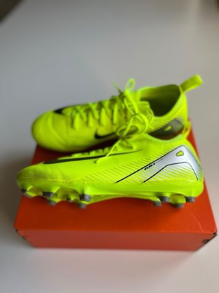Botas de fútbol Nike niño talla 36