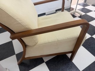 Sillón butaca tela y madera